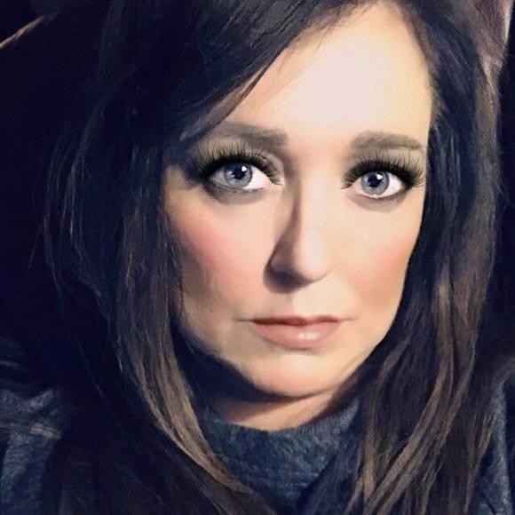 Meet your Posher, Kellie - Picture 1 of 13